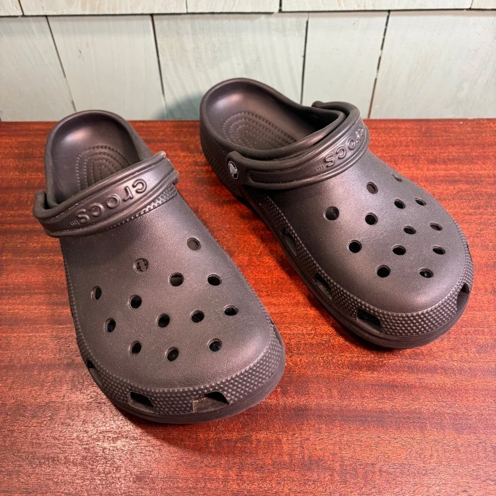 Crocs Classic Clogs Dark Brown Espresso Slip On Comfort Shoes Mens 8 Womens 10
